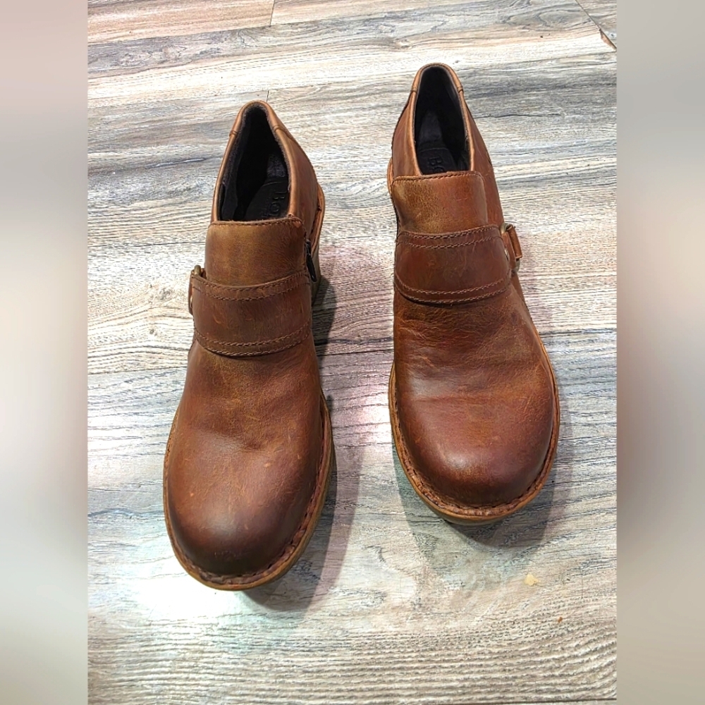 Born Clogs Brown Size 8.5